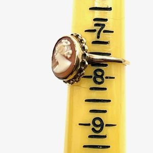 Vintage 10k Yellow Gold  Cameo Shell Ring 7.5